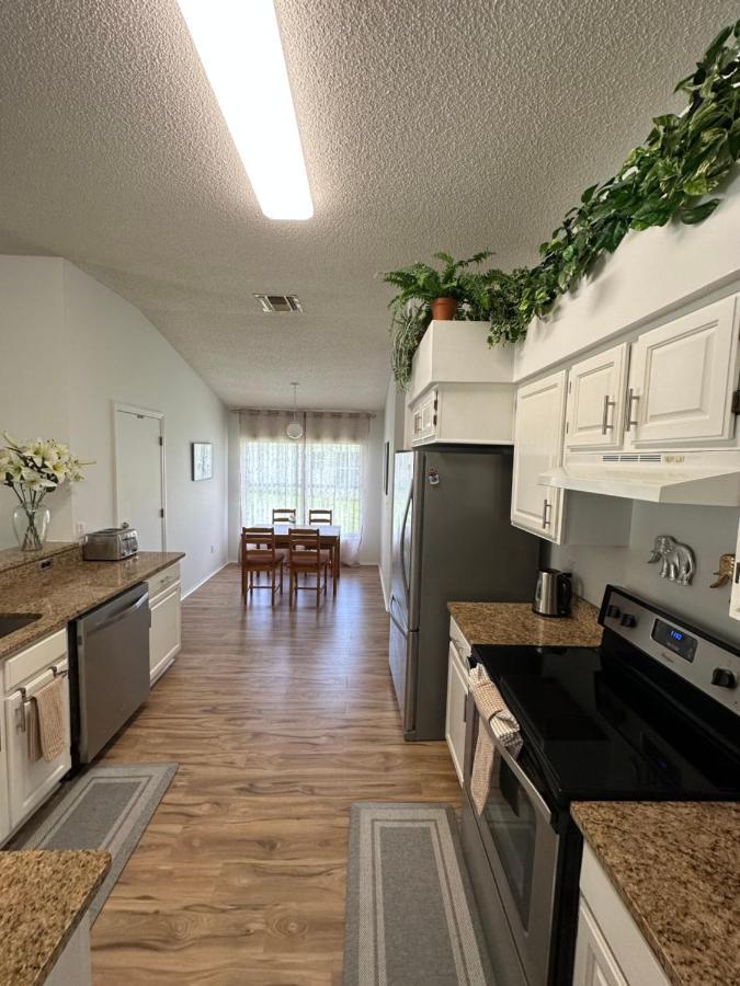 Private Pool With A Beautiful View Overlooking The Lake! Near Disney - Universal Kissimmee Eksteriør billede