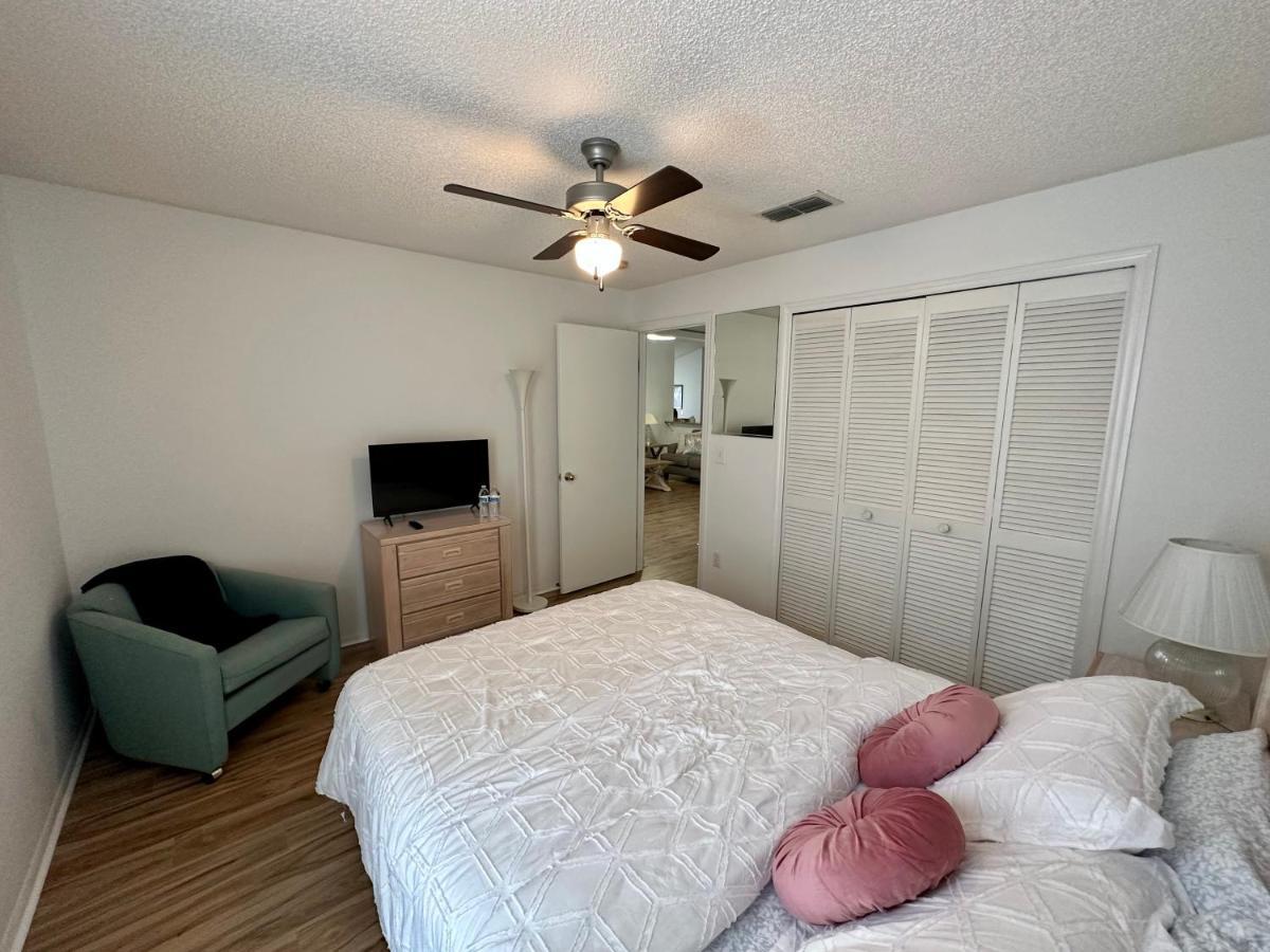 Private Pool With A Beautiful View Overlooking The Lake! Near Disney - Universal Kissimmee Eksteriør billede