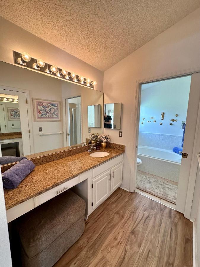 Private Pool With A Beautiful View Overlooking The Lake! Near Disney - Universal Kissimmee Eksteriør billede