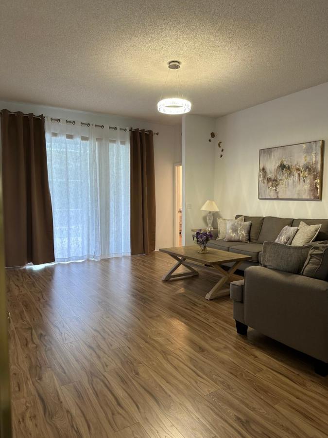 Private Pool With A Beautiful View Overlooking The Lake! Near Disney - Universal Kissimmee Eksteriør billede