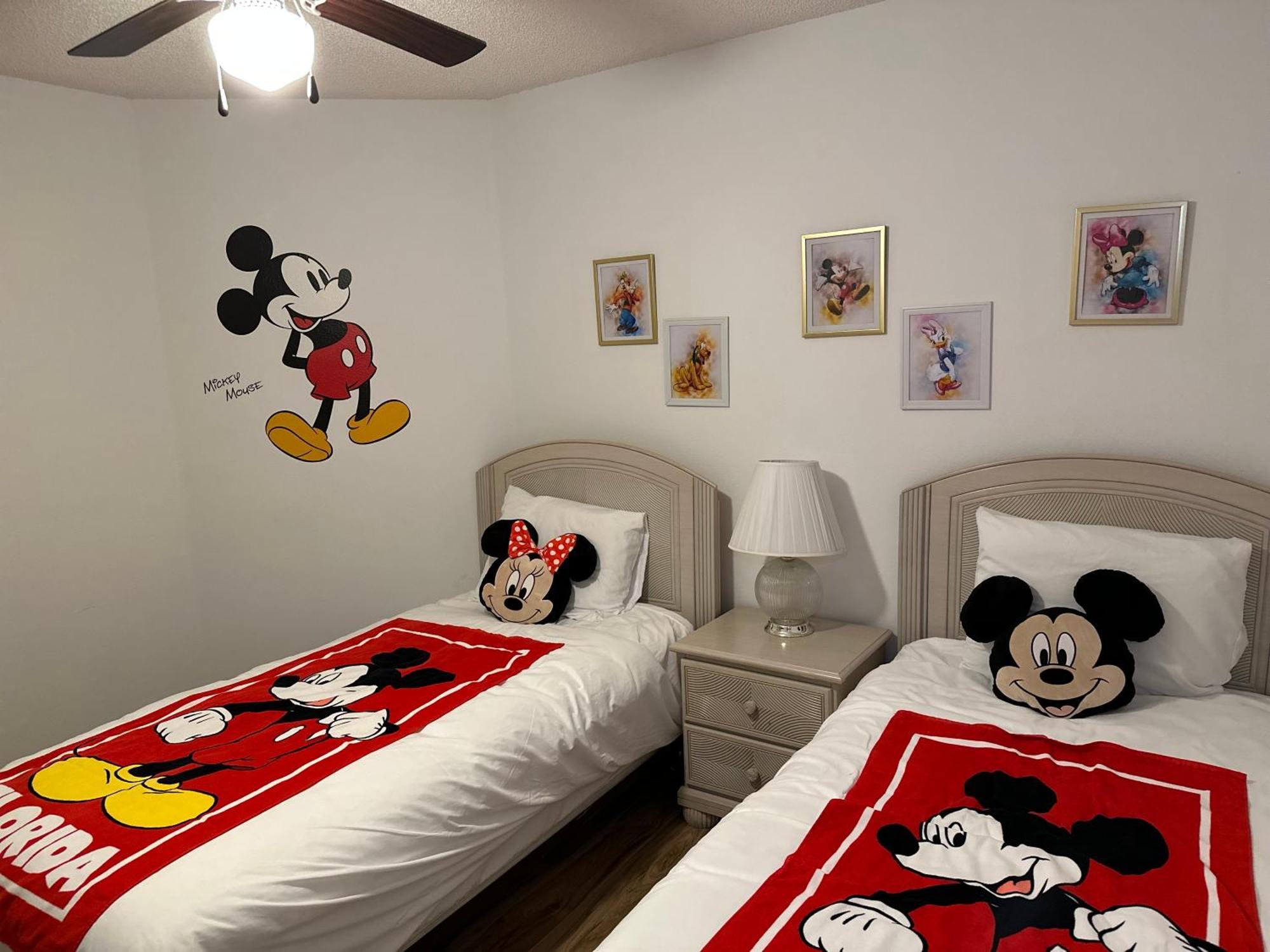 Private Pool With A Beautiful View Overlooking The Lake! Near Disney - Universal Kissimmee Eksteriør billede